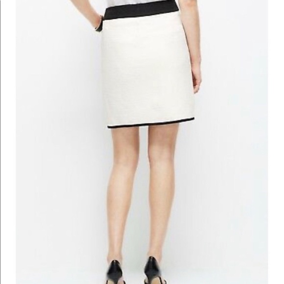 Ann Taylor Contrast Textured Knit Skirt | Sz 4 - Picture 4 of 10